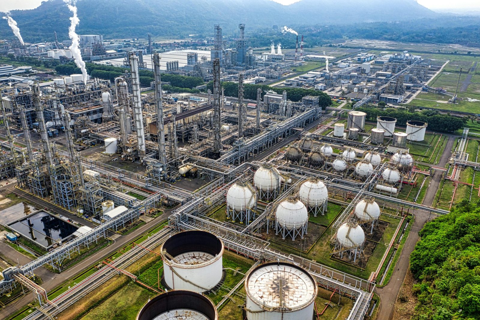 Middle Distillate – Physical Desk
Strategic Sourcing & Execution Across Diesel, Gasoil, Jet Fuel & Kerosene

At Rilex Energy, our Middle Distillates Physical Desk provides comprehensive support for global transactions involving Diesel (D2/D6), Gasoil, Jet Fuel (Jet A1), and Kerosene. We work closely with vetted refiners, titleholders, and trading partners across key energy corridors to deliver tailored, compliant, and performance-driven solutions to our clients.

From spot cargoes to term supply, bulk deliveries to tank-to-tank transfers, our desk handles a wide range of transaction types — offering real-time visibility, logistical coordination, and full lifecycle deal management for every shipment.

🌍 Global Market Coverage, Local Execution
With operational reach across North America, West Africa, the Middle East, Asia-Pacific, and Europe, we facilitate the physical movement of middle distillates through both FOB and CIF structures, leveraging strong relationships with:

Refineries and allocation holders

Storage and terminal operators

End buyers, fuel distributors, and bunkering companies

Aviation and industrial clients

Whether you’re looking to secure lift-ready volumes or develop longer-term supply lines, Rilex Energy is positioned to deliver with reliability, discretion, and market intelligence.

🔍 Our Expertise Includes:
Jet Fuel A1 – Commercial and defense-grade aviation fuel supplied in compliance with ASTM standards.

Gasoil 500 ppm & 10 ppm (EN590) – Sourced for both land transport and marine applications across emerging and developed markets.

Diesel (D2/D6) – Structured bulk delivery solutions for power generation, heavy transport, and industrial use.

Kerosene – Industrial and heating-grade kerosene sourced from major hubs.

Crack Spread & Regional Arbitrage Monitoring – Guidance on optimized buying based on real-time differentials and freight economics.

🔐 End-to-End Deal Management
Our physical desk provides cradle-to-delivery oversight to ensure that every aspect of the transaction is handled with precision:

Deal structuring and counterpart alignment

Compliance and documentation (KYC, NCNDA, IMFPA)

Vessel nomination and shipping schedules

Terminal coordination and injection planning

Dispute prevention and resolution

Post-transaction reporting and transparency

You get not just a product — but a structured, dependable experience backed by strong operational control.

💼 Who We Serve
Independent and national oil companies

Global traders and fuel marketers

Utility and logistics operators

Aviation authorities and commercial airlines

Large industrial fuel users

Our clients depend on us for secure access to quality product, transparent terms, and a consistent, friction-free trading experience.

Why Rilex Energy?
✅ Established refinery and storage partnerships

✅ Logistics coordination across major ports and terminals

✅ Flexible deal structuring — spot, term, TTT, and TTV

✅ Full compliance support with international standards

✅ A professional team committed to speed, integrity, and performance

Rilex Energy — Where verified supply meets serious demand in the middle distillate market.